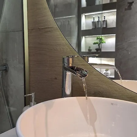 Nephos, By Miorah Selections Apartment