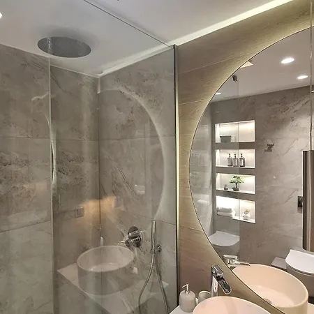 Apartment Nephos, By Miorah Selections *